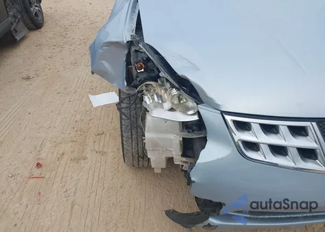 2013 Nissan Rogue Sv z USA, uszkodzony, nr VIN JN8AS5MT6DW009910